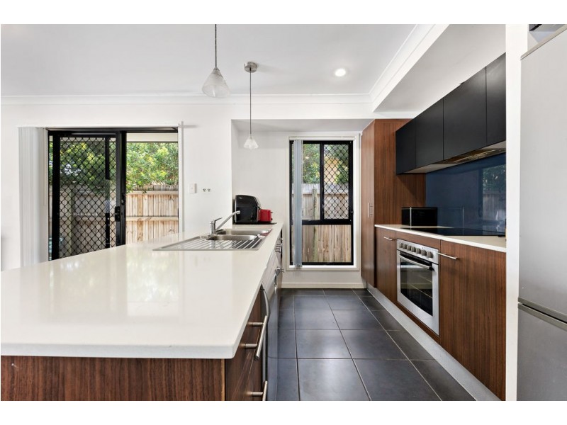 27 Ravensbourne Circuit, Waterford QLD 4133