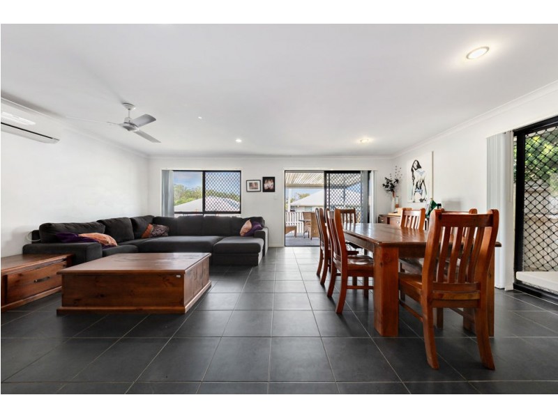 27 Ravensbourne Circuit, Waterford QLD 4133