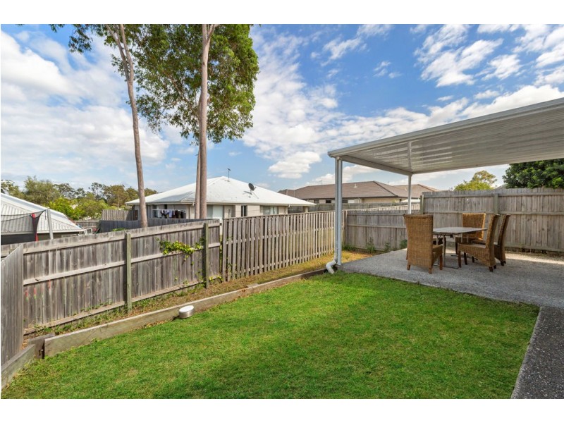 27 Ravensbourne Circuit, Waterford QLD 4133