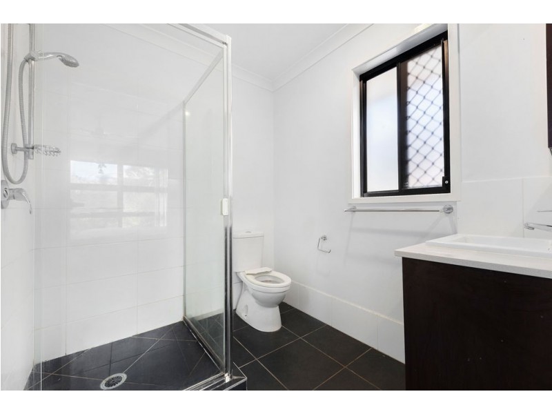 27 Ravensbourne Circuit, Waterford QLD 4133