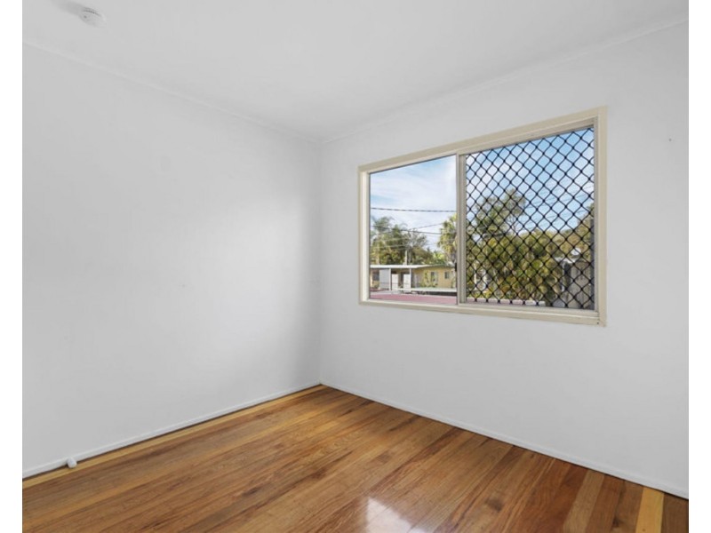 34 Maple Street, Kingston QLD 4114