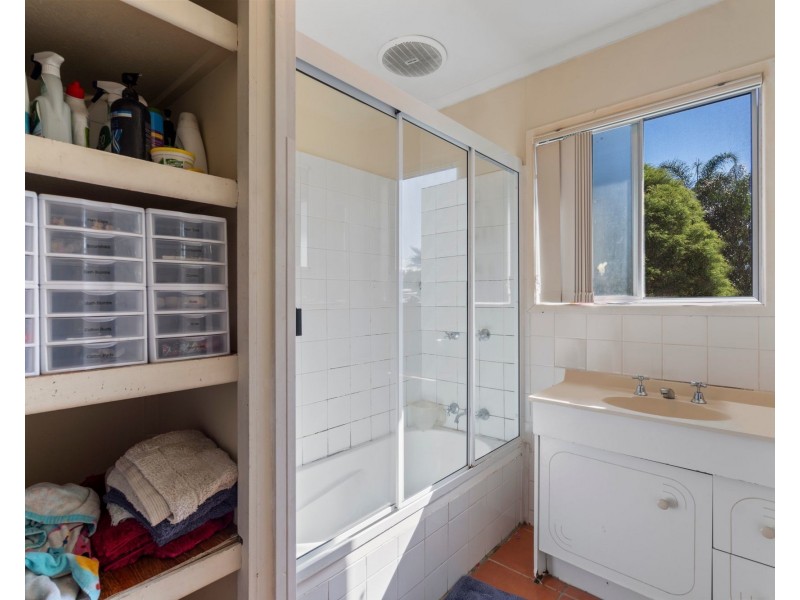 33 Bellatrix Drive, Kingston QLD 4114