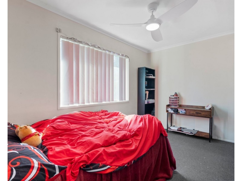 33 Bellatrix Drive, Kingston QLD 4114