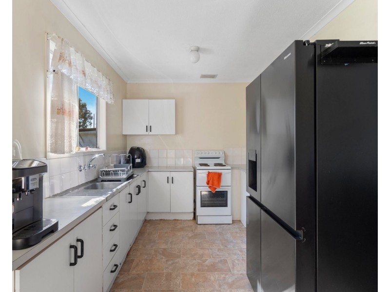 33 Bellatrix Drive, Kingston QLD 4114