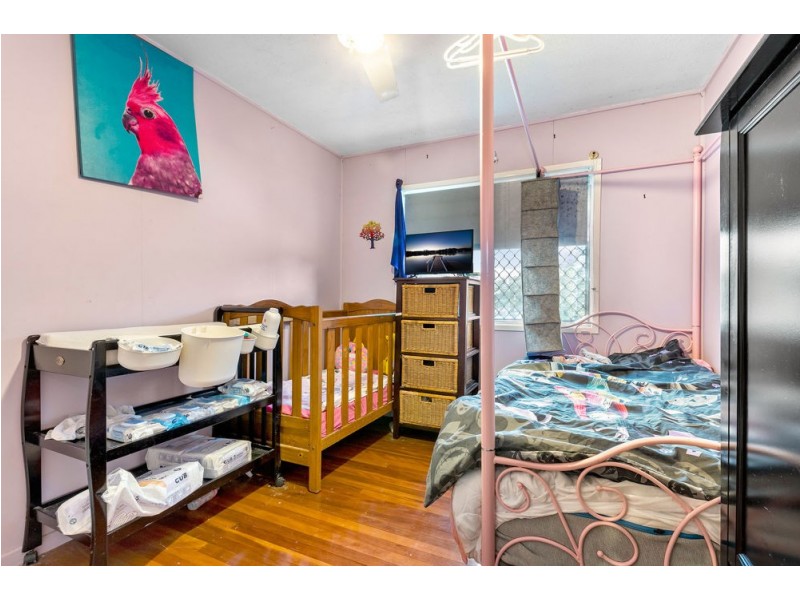 6 Redwood Street, Kingston QLD 4114