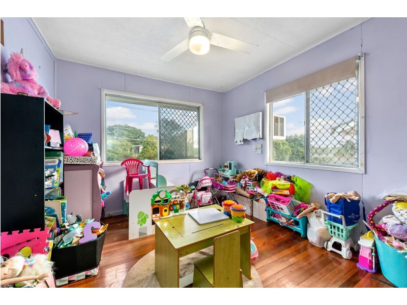 6 Redwood Street, Kingston QLD 4114