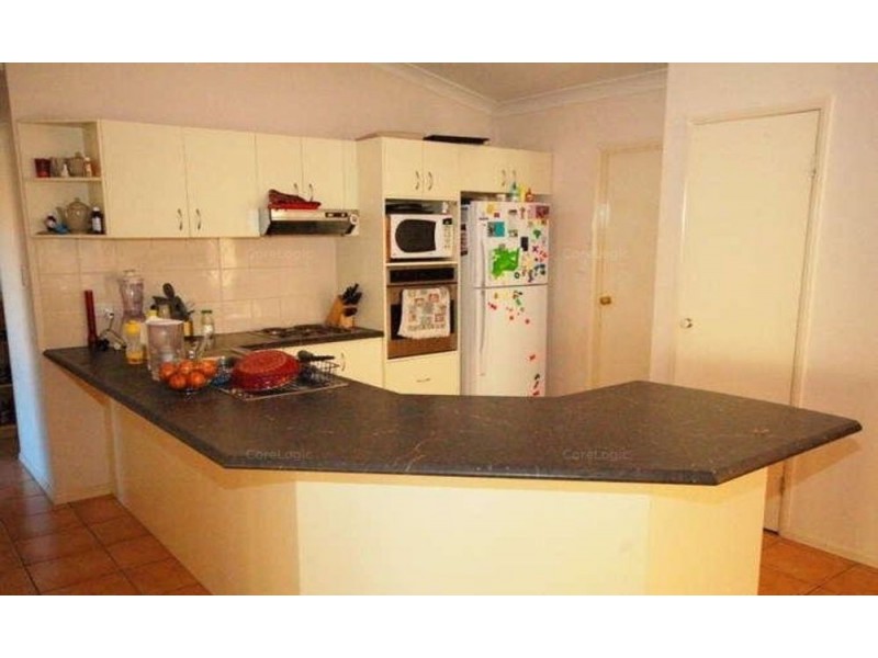 78 Lindfield St, Parkinson QLD 4115