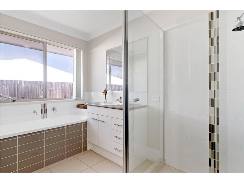 3 Oasis Court, Marsden QLD 4132