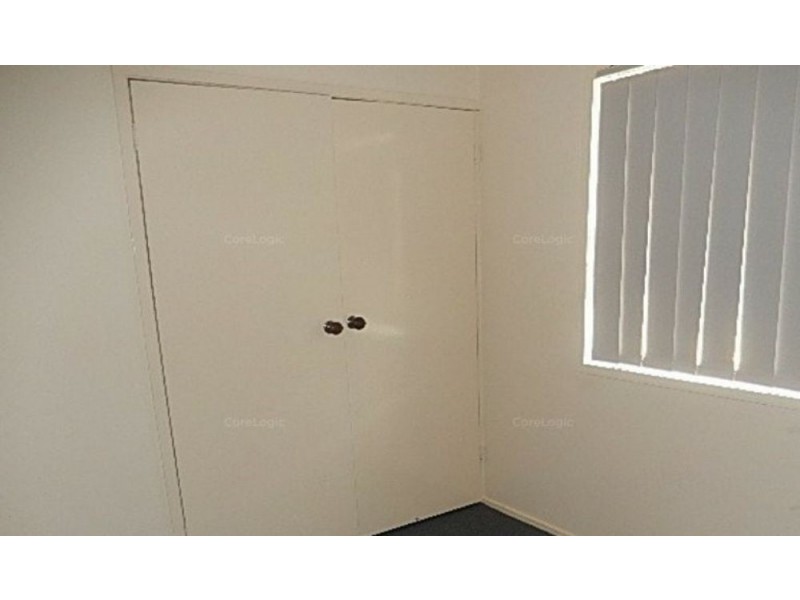 4/4 Ramu Street, Eagleby QLD 4207