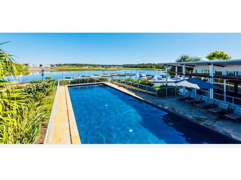 7 Flybridge Way, Hope Island QLD 4212