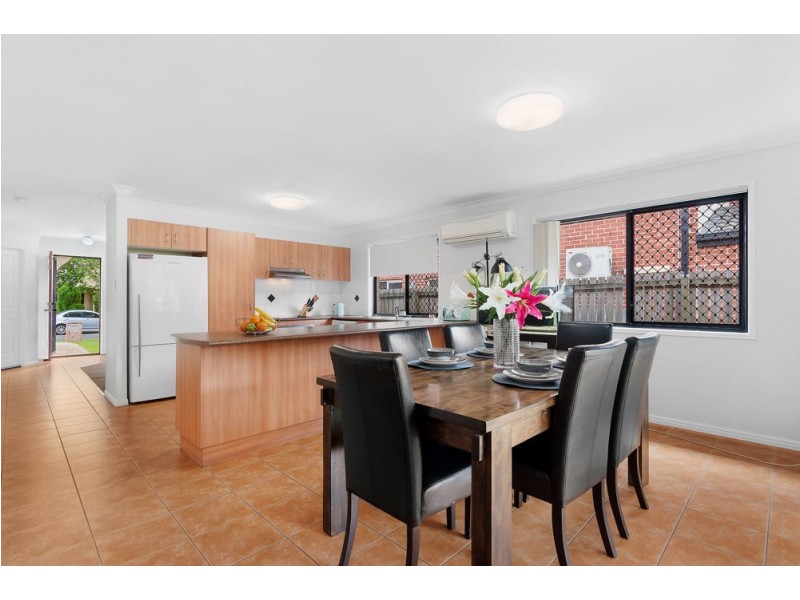 25 Lakes Entrance, Meadowbrook QLD 4131