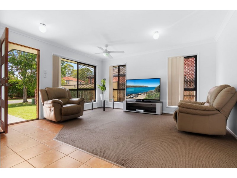 25 Lakes Entrance, Meadowbrook QLD 4131