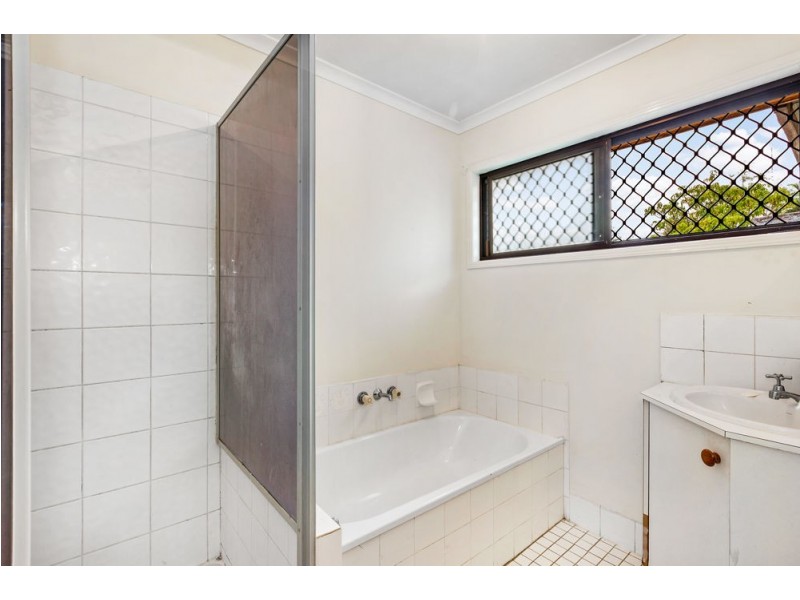 28 Lyngrove Street, Kingston QLD 4114