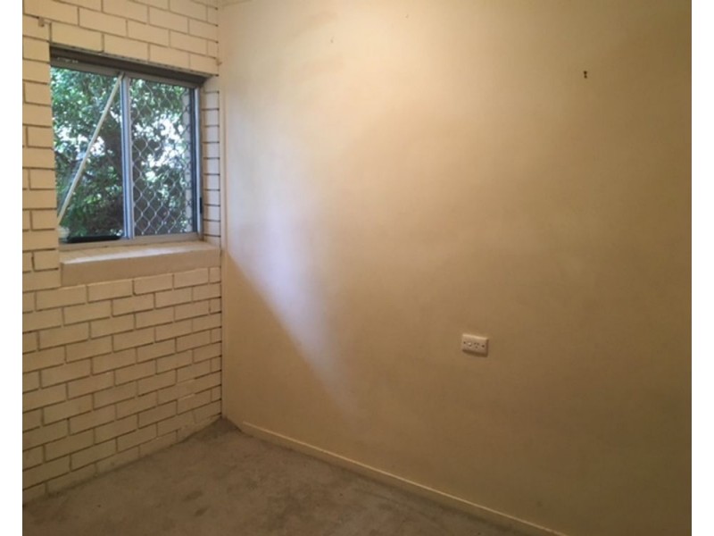 1/183 Jacaranda Ave, Kingston QLD 4114