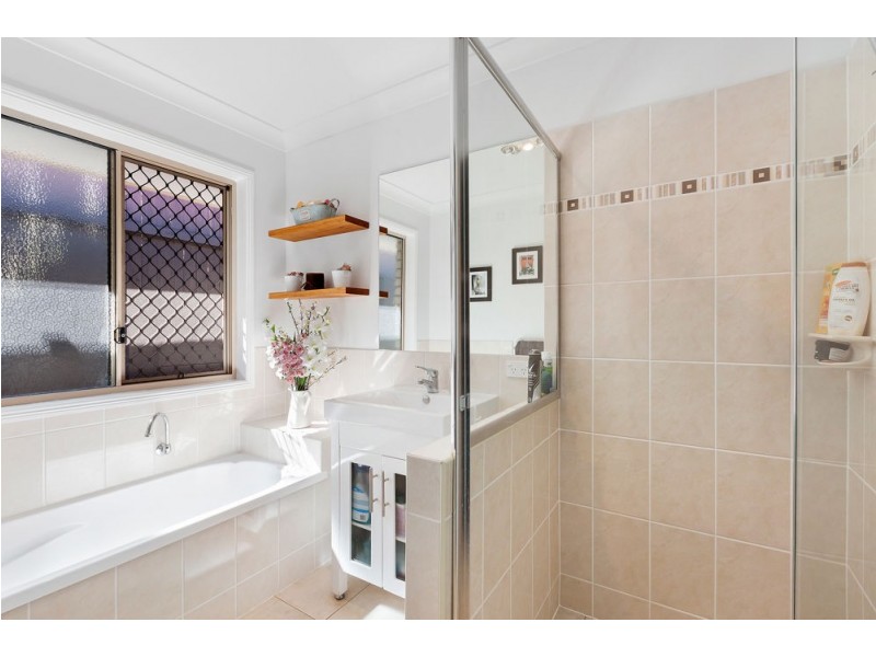 32 Woodlands Boulevard, Waterford QLD 4133