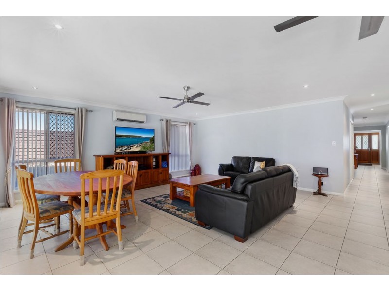 32 Woodlands Boulevard, Waterford QLD 4133