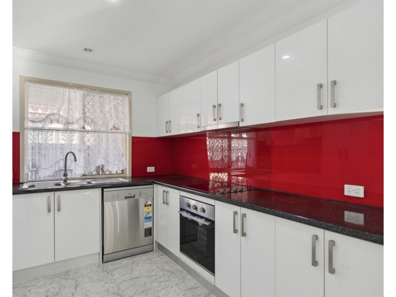 98 Regency Drive, Regents Park QLD 4118