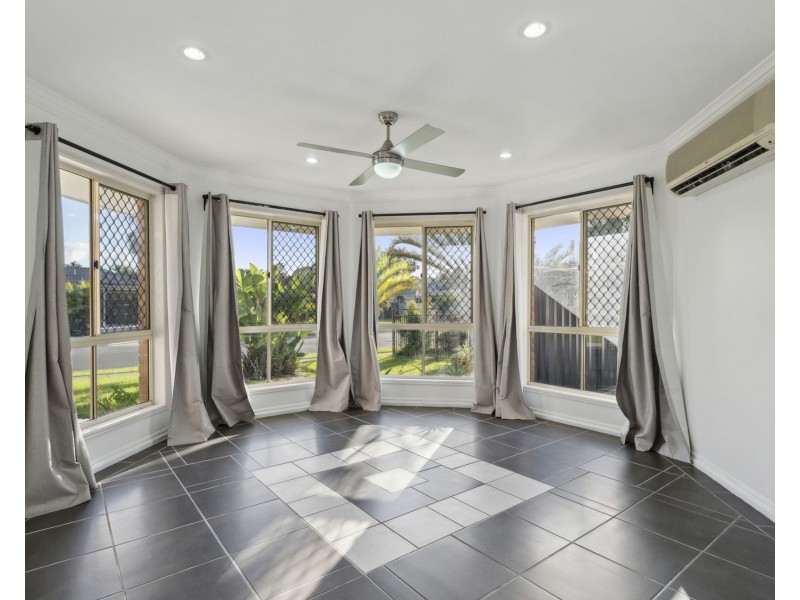 98 Regency Drive, Regents Park QLD 4118