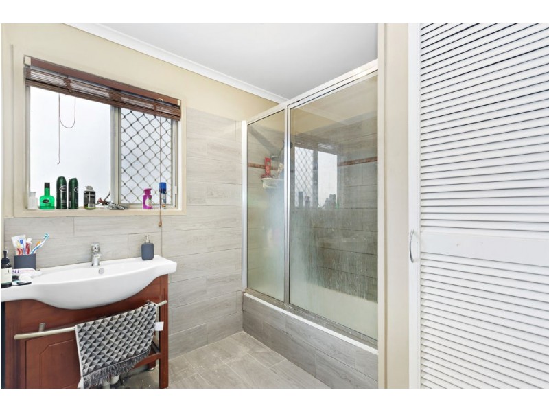 17 & 17A Bellatrix Drive, Kingston QLD 4114