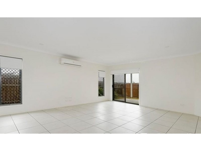 8 Mount Barney Cres, Park Ridge QLD 4125