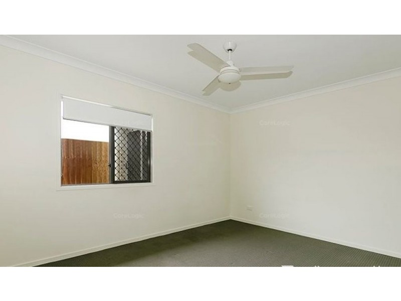 8 Mount Barney Cres, Park Ridge QLD 4125