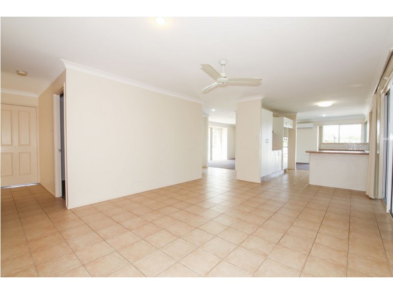 6 Cobbler Place, Pacific Pines QLD 4211