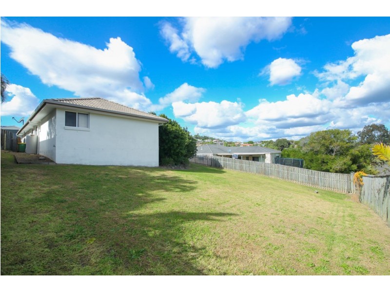 6 Cobbler Place, Pacific Pines QLD 4211