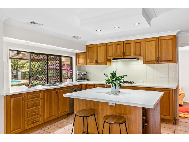 4 Cornwall Close (Private street at 30 Dorset Drive), Springwood QLD 4127