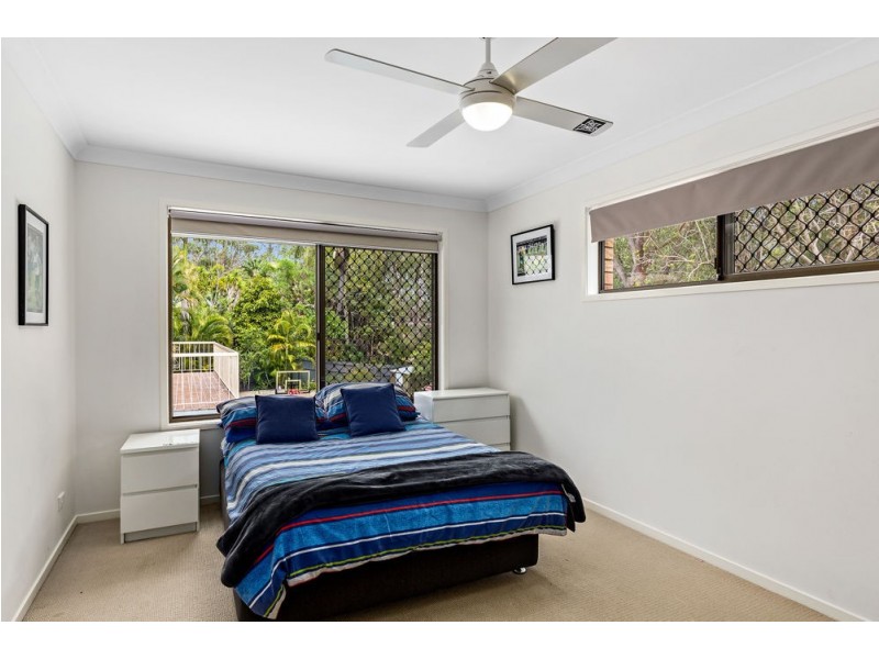 4 Cornwall Close (Private street at 30 Dorset Drive), Springwood QLD 4127