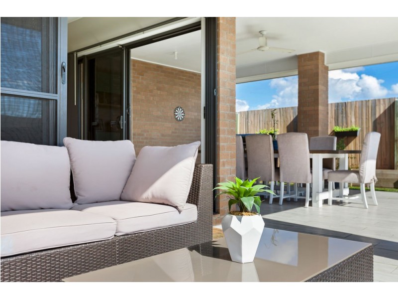 8 Sams Way, Marsden QLD 4132