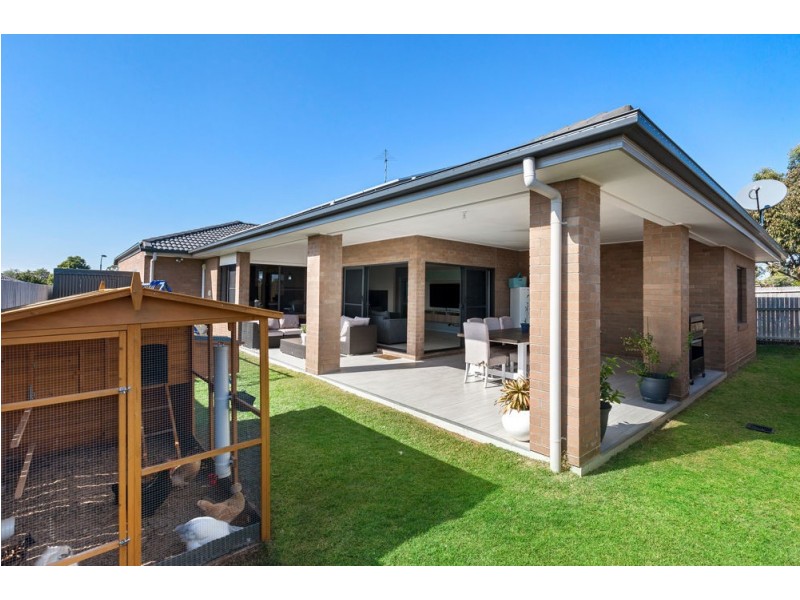 8 Sams Way, Marsden QLD 4132