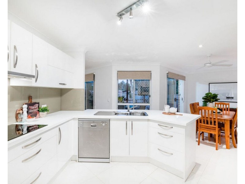 16 Tuberose Pl, Calamvale QLD 4116