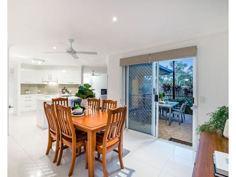 16 Tuberose Pl, Calamvale QLD 4116