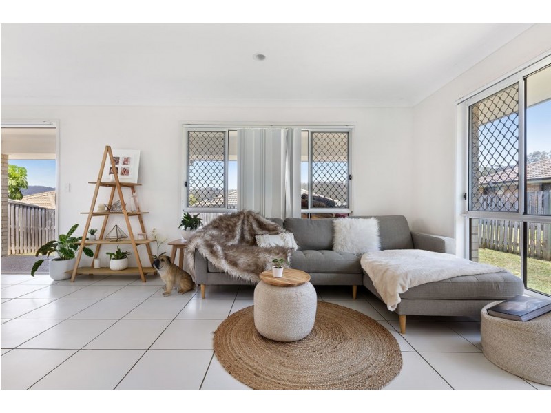 34 Sunridge Circuit, Bahrs Scrub QLD 4207