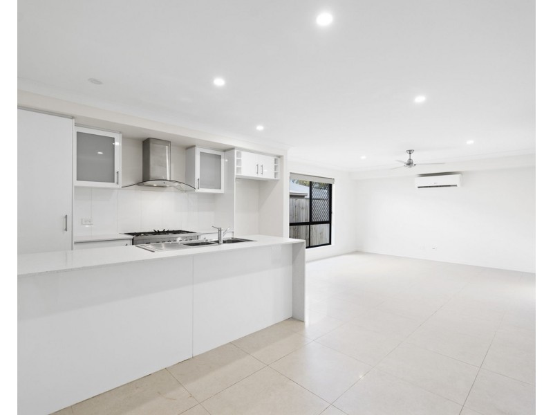 5 Cook Lane, Logan Reserve QLD 4133