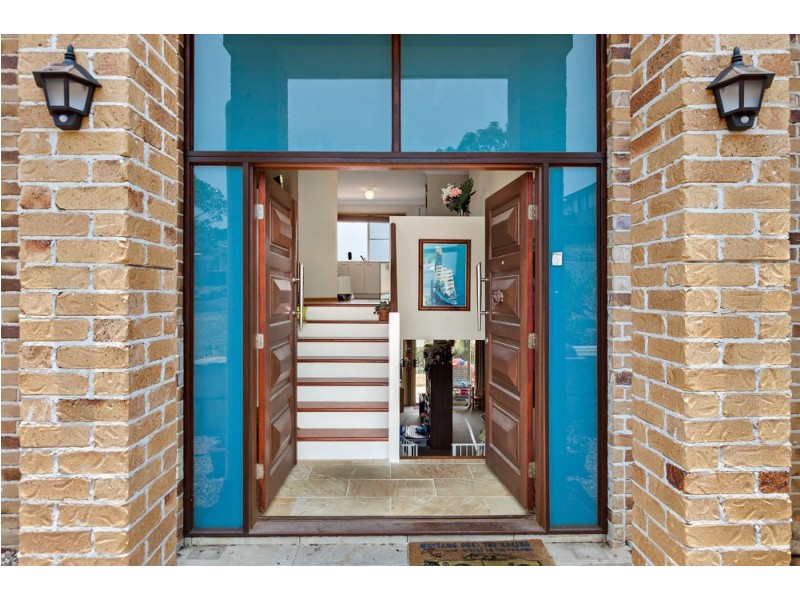 93 Overland Drive, Edens Landing QLD 4207