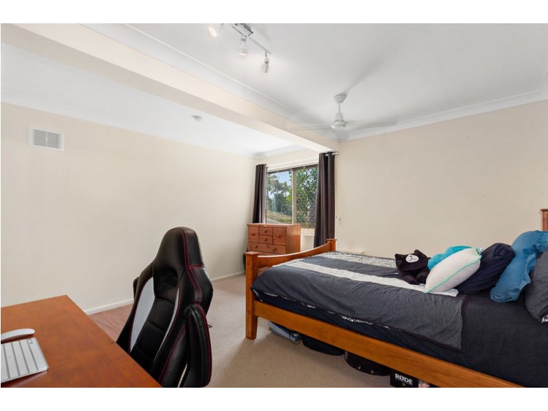 93 Overland Drive, Edens Landing QLD 4207