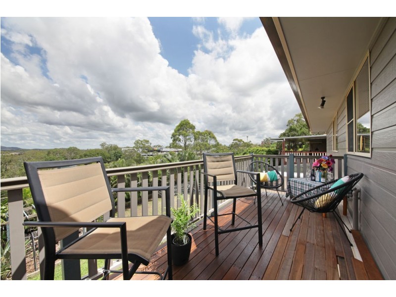93 Overland Drive, Edens Landing QLD 4207