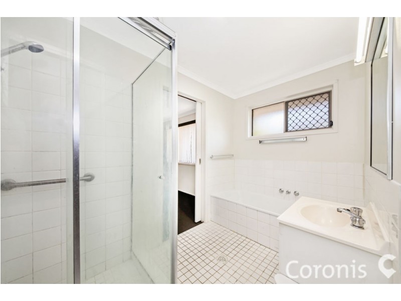 17 Universal Street, Oxenford QLD 4210