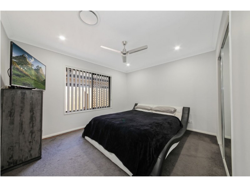 6 Mount Greville Way, Park Ridge QLD 4125