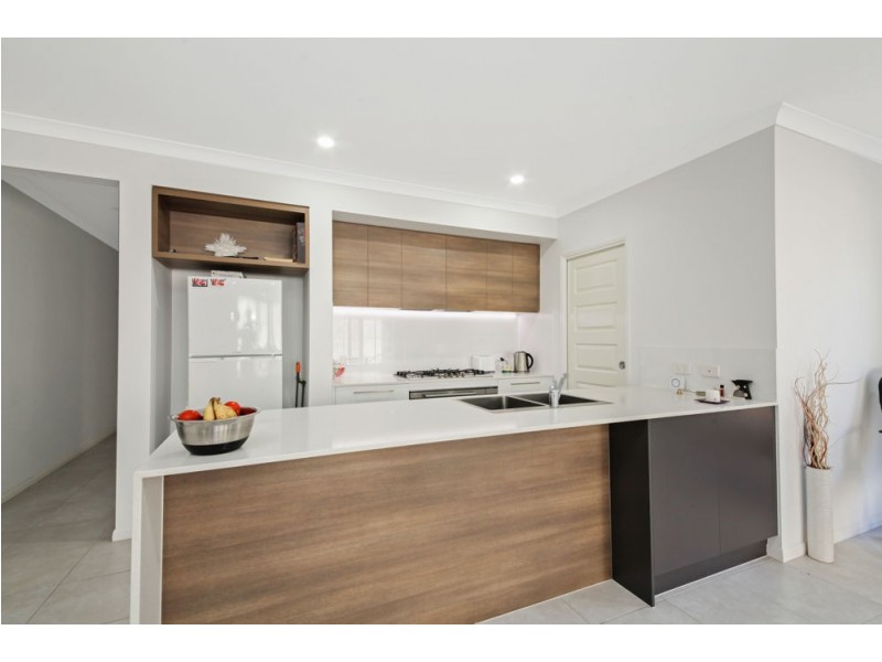 6 Mount Greville Way, Park Ridge QLD 4125