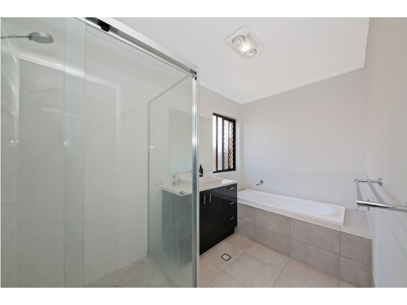 6 Mount Greville Way, Park Ridge QLD 4125