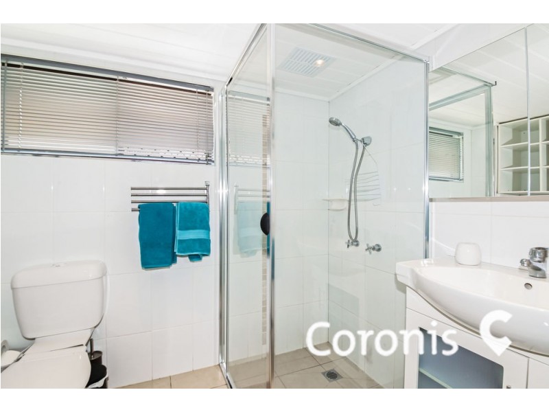 1/25 Imperial Parade, Labrador QLD 4215