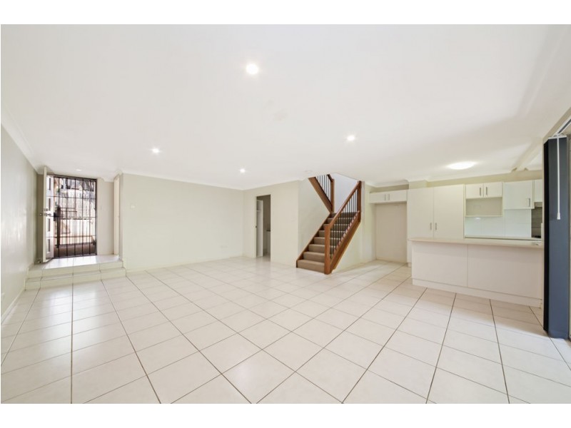 2/26-28 Laughlin St, Kingston QLD 4114
