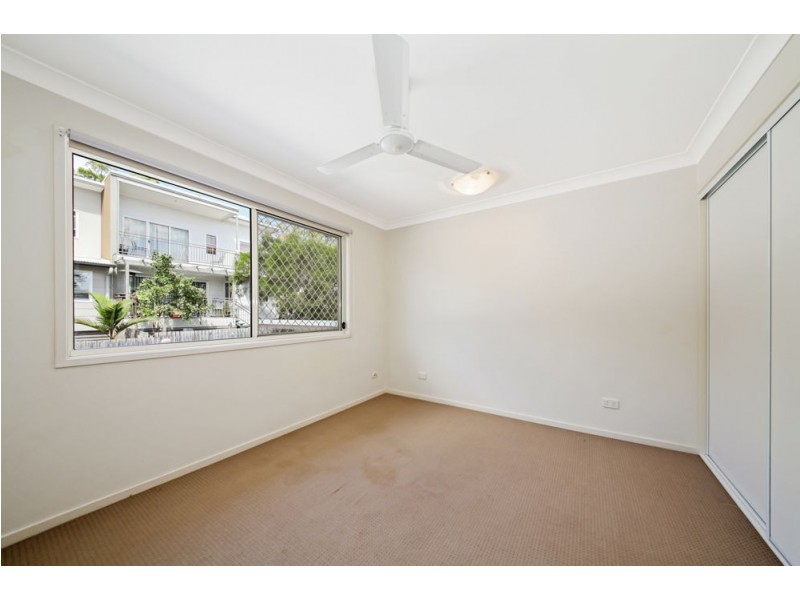 2/26-28 Laughlin St, Kingston QLD 4114