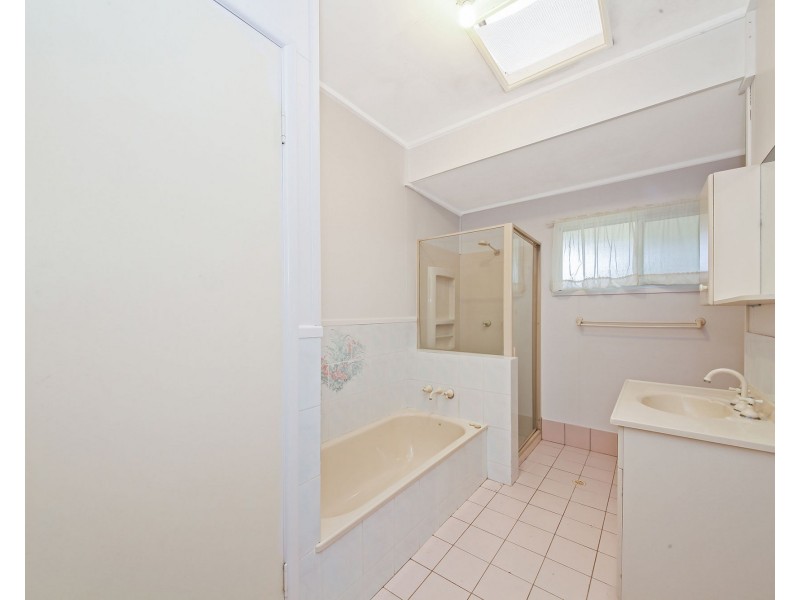 381a Leo Lindo Drive, Shailer Park QLD 4128