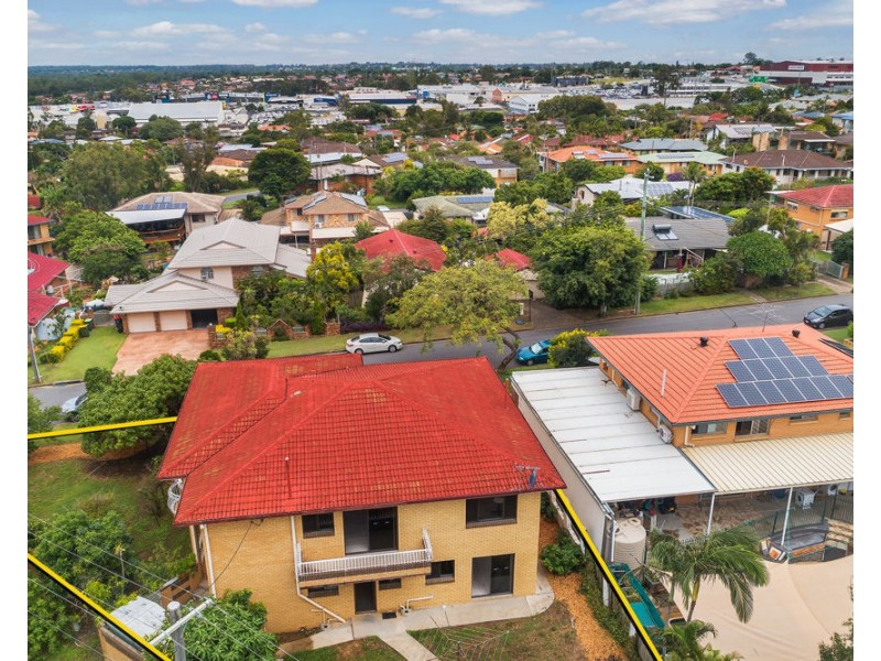 1 Akora Street, Macgregor QLD 4109
