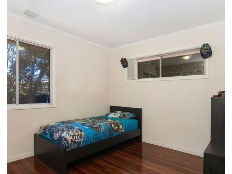 6 Perth St, Kingston QLD 4114