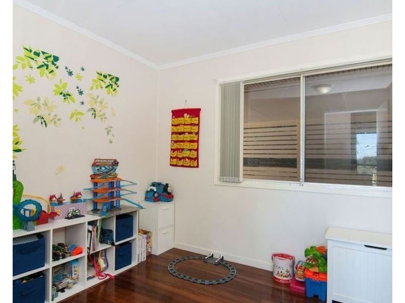 6 Perth St, Kingston QLD 4114