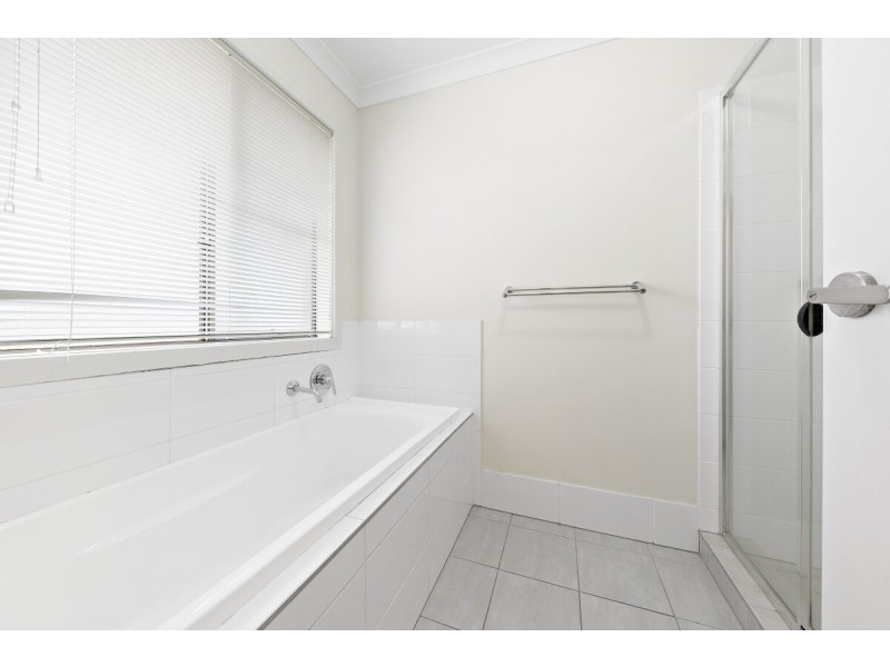 64 Grand Terrace, Waterford QLD 4133